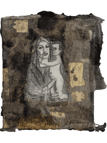 Tessuto scuro e logoro con al centro una Madonna col Bambino disegnata in bianco e nero, il bimbo nudo con pene visibile abbraccia la madre dal sorriso marcato, circondati da strappi e frammenti dorati.