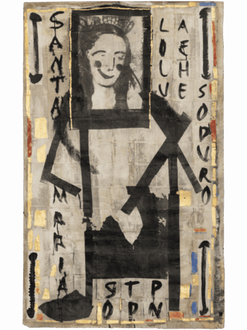 Grande dipinto verticale su fondo grigiastro con al centro una figura nera schematica a bastone, dal corpo quadrato che racchiude l’immagine di una Madonna fotografica, circondata dalle scritte “SANTA MARIA” e “STP OPN” e da piccoli inserti dorati e colorati.