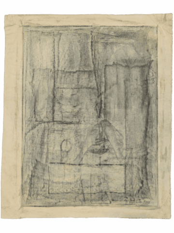 Disegno astratto in grafite su grande foglio avorio, con forme rettangolari sovrapposte e, in basso al centro, una figura femminile appena accennata seduta a gambe divaricate davanti a un piano.